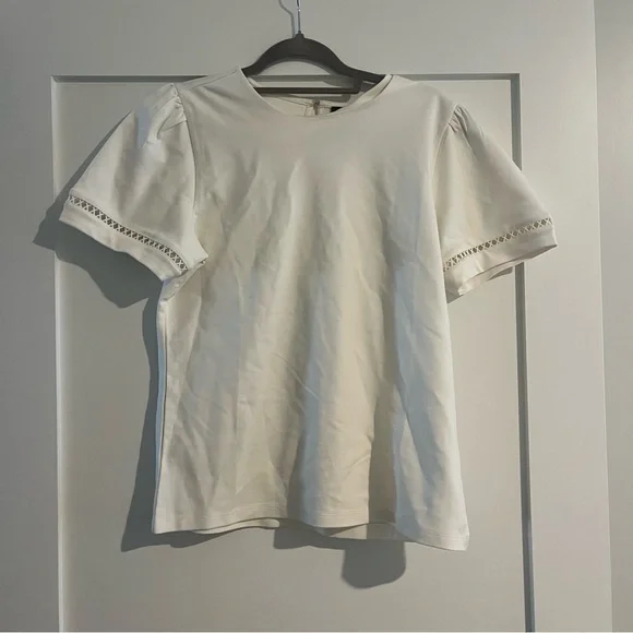 Ann Taylor New With Tags White Blouse With Cutout Design Size Medium - Picture 1 of 5